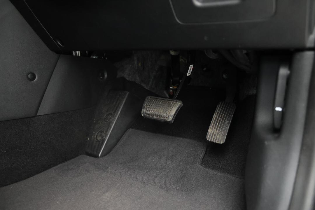 2019 Hyundai Kona Go (FWD), Automatic, 126192 km, Pedals and Footmat