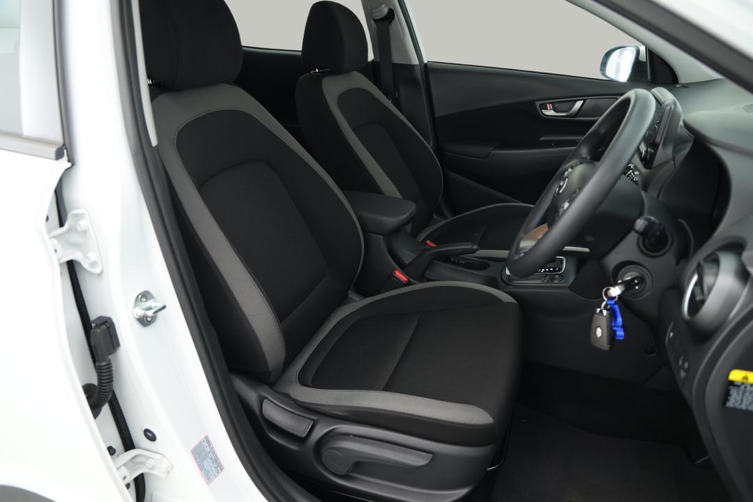 2019 Hyundai Kona Go (FWD), Automatic, 126192 km, Right Side Front Door Cabin View