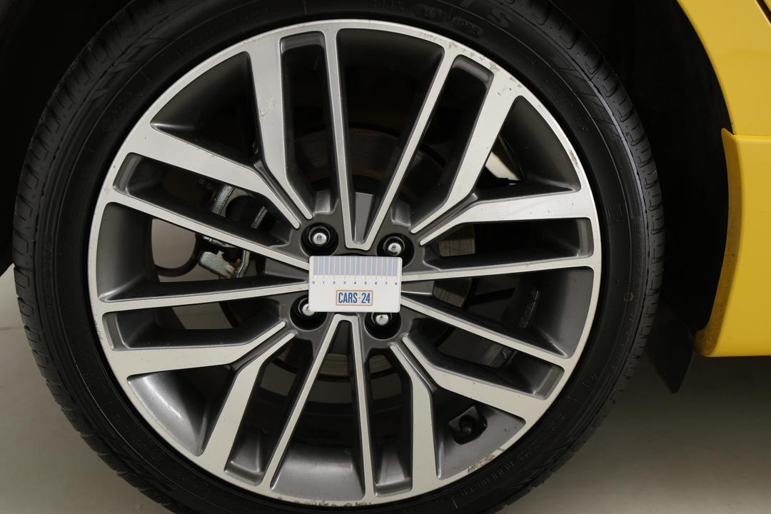 2021 Kia Rio Gt-line, Automatic, 34434 km, Wheels Rim Front RHS Gutter Rash