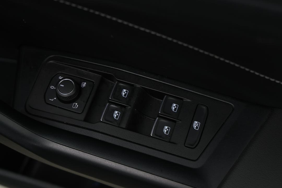 2024 Volkswagen T-roc 110tsi Style, Automatic, 15804 km, Drivers Side Door Panel Controls