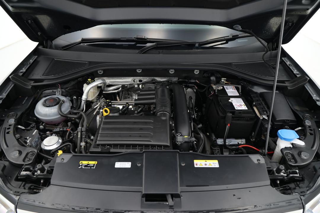 2024 Volkswagen T-roc 110tsi Style, Automatic, 15804 km, Open Bonnet (Engine)