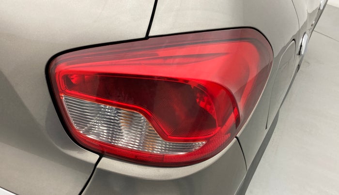 2018 Renault Kwid CLIMBER 1.0 AT, Petrol, Automatic, 43,156 km, Right tail light - Reverse gear light not functional