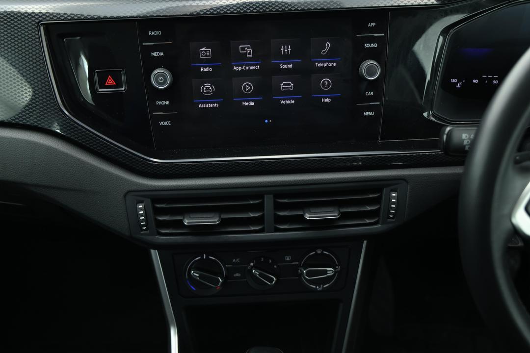 2024 Volkswagen Polo Life, Automatic, 28130 km, Center Console