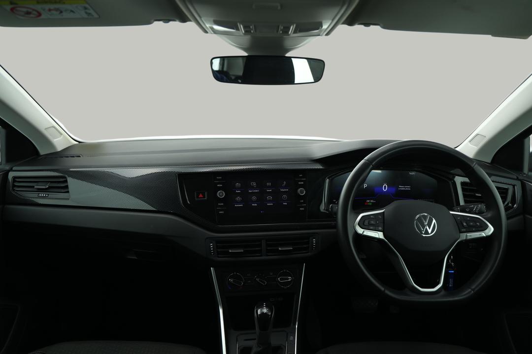 2024 Volkswagen Polo Life, Automatic, 28130 km, Dashboard View