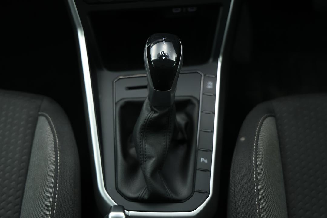 2024 Volkswagen Polo Life, Automatic, 28130 km, Gear Lever 