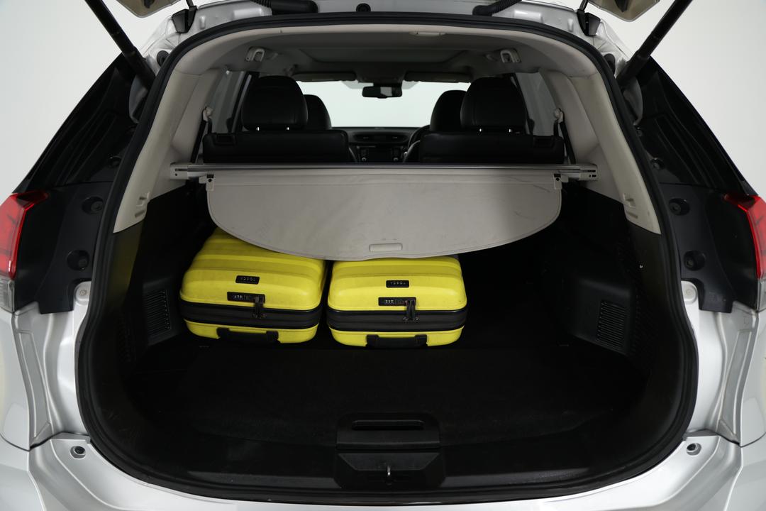 2018 Nissan X-trail Ti (4WD), Automatic, 145764 km, Boot Inside View with Luggage