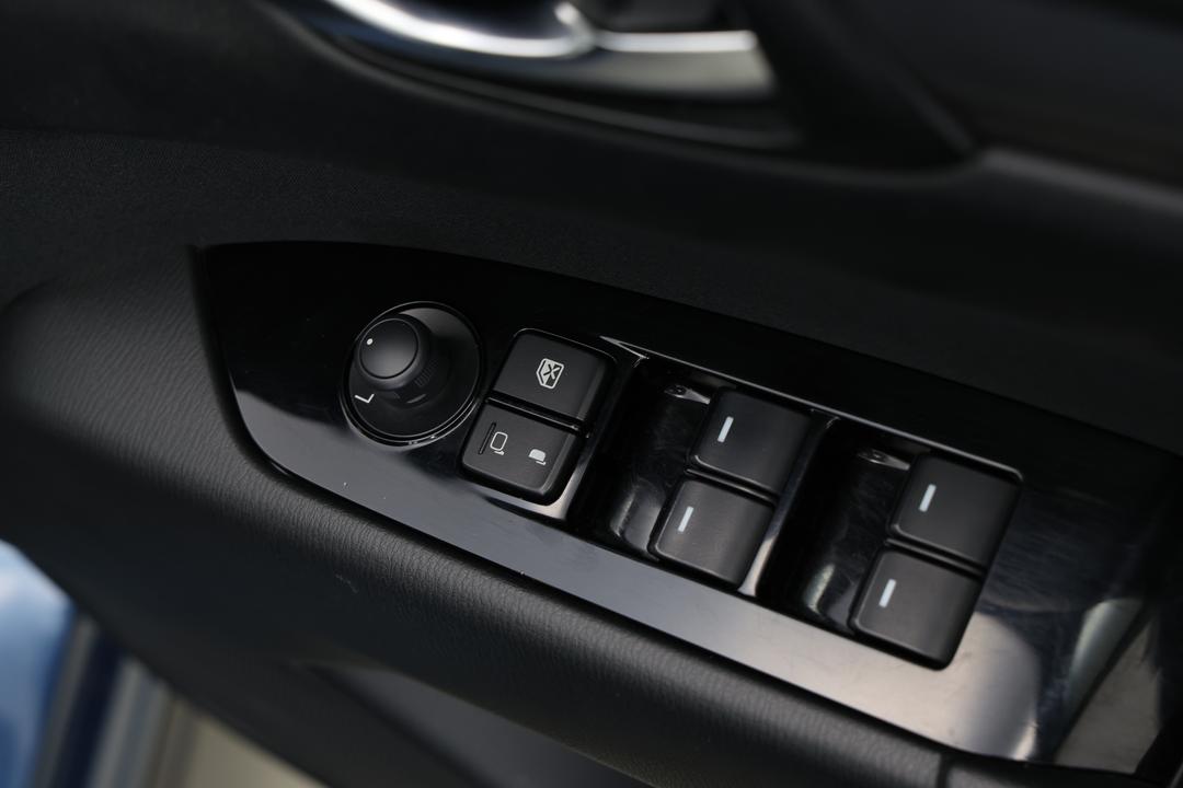 2023 Mazda CX-5 G20 Maxx (FWD), Automatic, 61900 km, Drivers Side Door Panel Controls