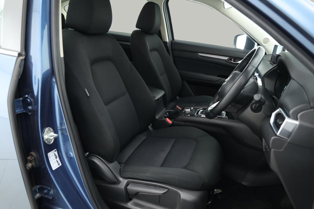 2023 Mazda CX-5 G20 Maxx (FWD), Automatic, 61900 km, Right Side Front Door Cabin View