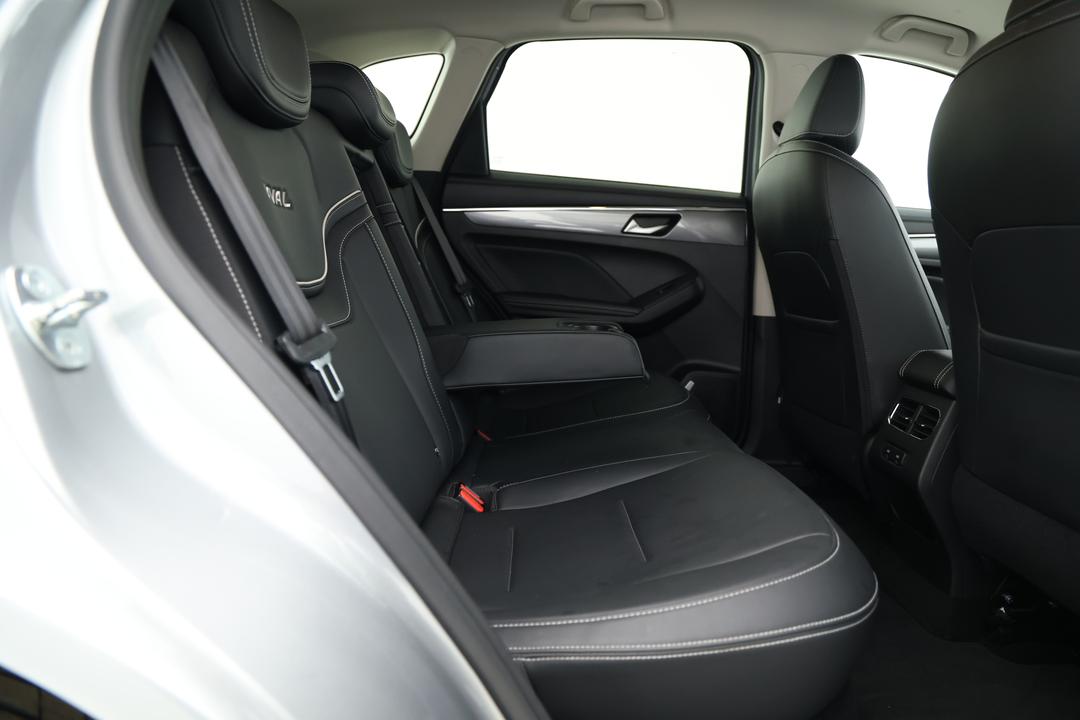 2022 GWM Haval Jolion Lux, Automatic, 28847 km, Right Side Rear Door Cabin View
