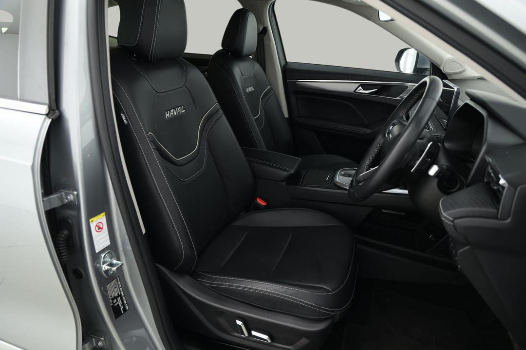 2022 GWM Haval Jolion Lux, Automatic, 28847 km, Right Side Front Door Cabin View
