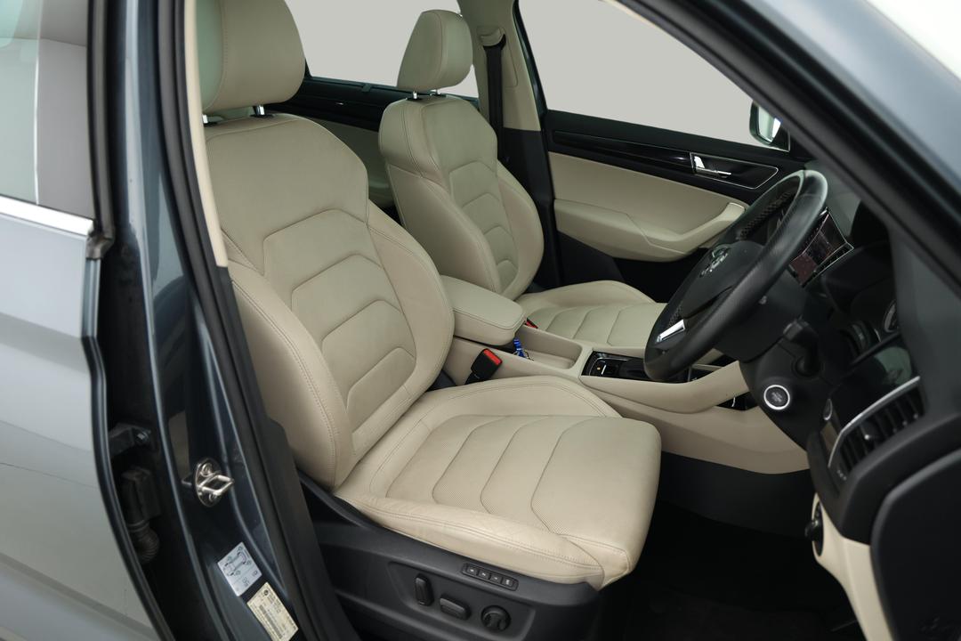 2018 SKODA Kodiaq 132 Tsi (4x4), Automatic, 75367 km, Right Side Front Door Cabin View
