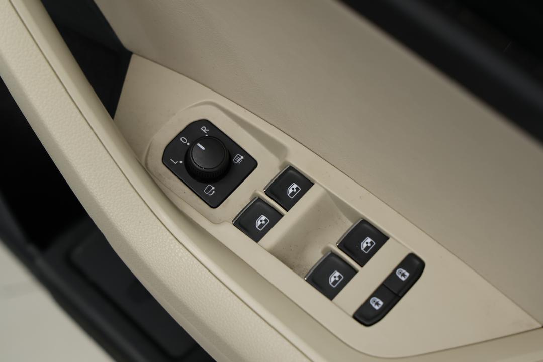 2018 SKODA Kodiaq 132 Tsi (4x4), Automatic, 75367 km, Drivers Side Door Panel Controls