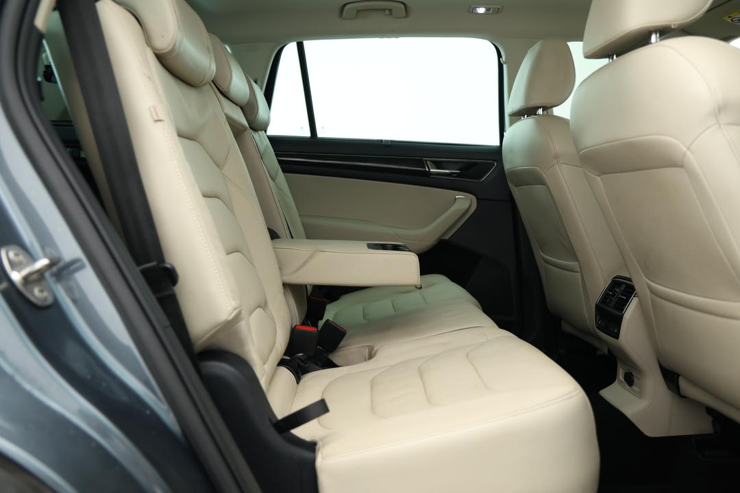 2018 SKODA Kodiaq 132 Tsi (4x4), Automatic, 75367 km, Right Side Rear Door Cabin View