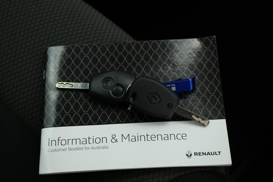 2021 Renault Kangoo Maxi 1.5, Automatic, 95272 km, Drivers Side Door Panel Controls