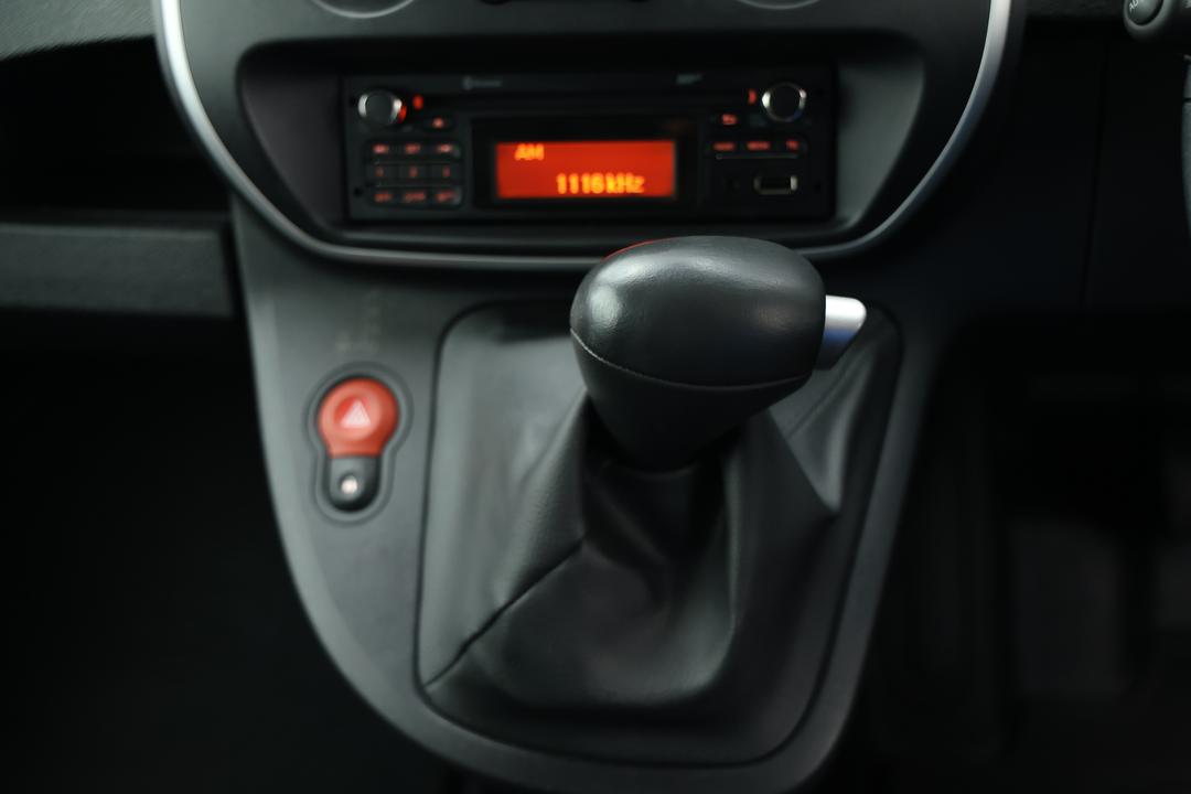 2021 Renault Kangoo Maxi 1.5, Automatic, 95272 km, Gear Lever 