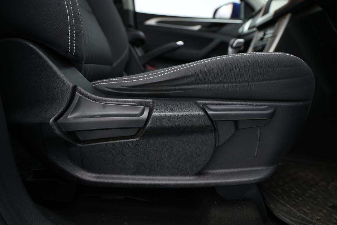 2019 LDV T60 Pro (4x4), Automatic, 116093 km, Drivers Side Adjustment Panel