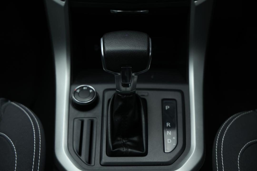 2019 LDV T60 Pro (4x4), Automatic, 116093 km, Gear Lever 