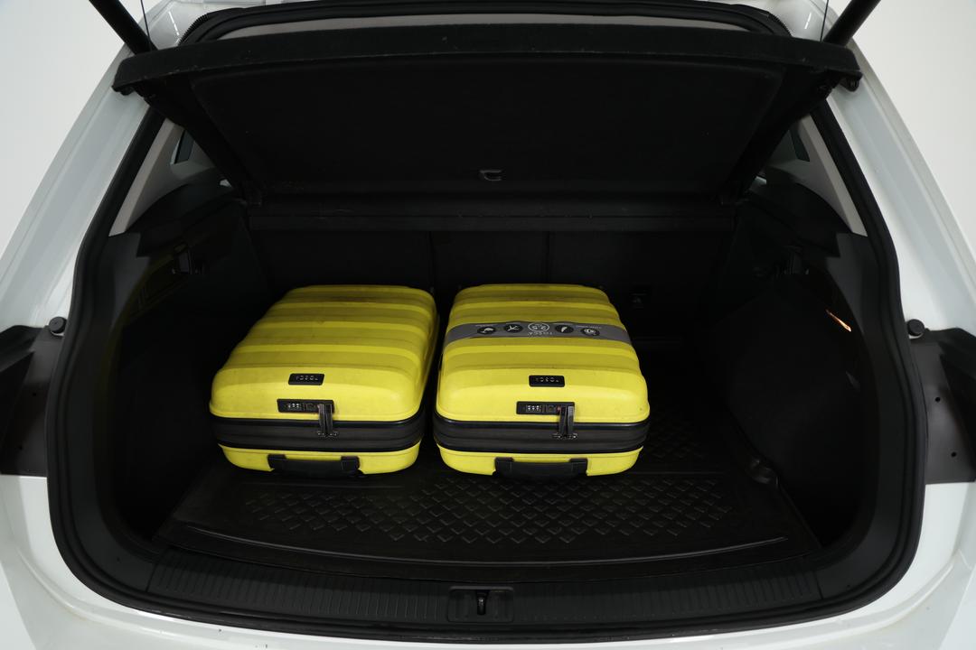 2018 Volkswagen Tiguan 132 Tsi Comfortline, Automatic, 107338 km, Boot Inside View with Luggage
