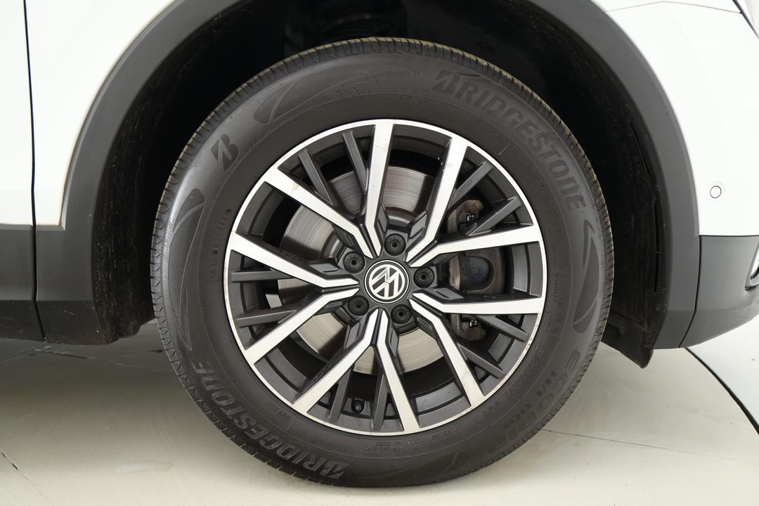 2018 Volkswagen Tiguan 132 Tsi Comfortline, Automatic, 107338 km, Right Front Wheel