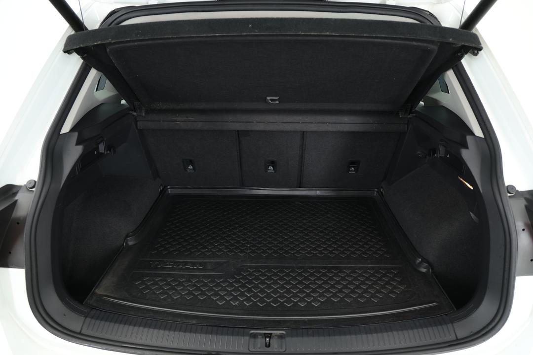 2018 Volkswagen Tiguan 132 Tsi Comfortline, Automatic, 107338 km, Boot Inside View