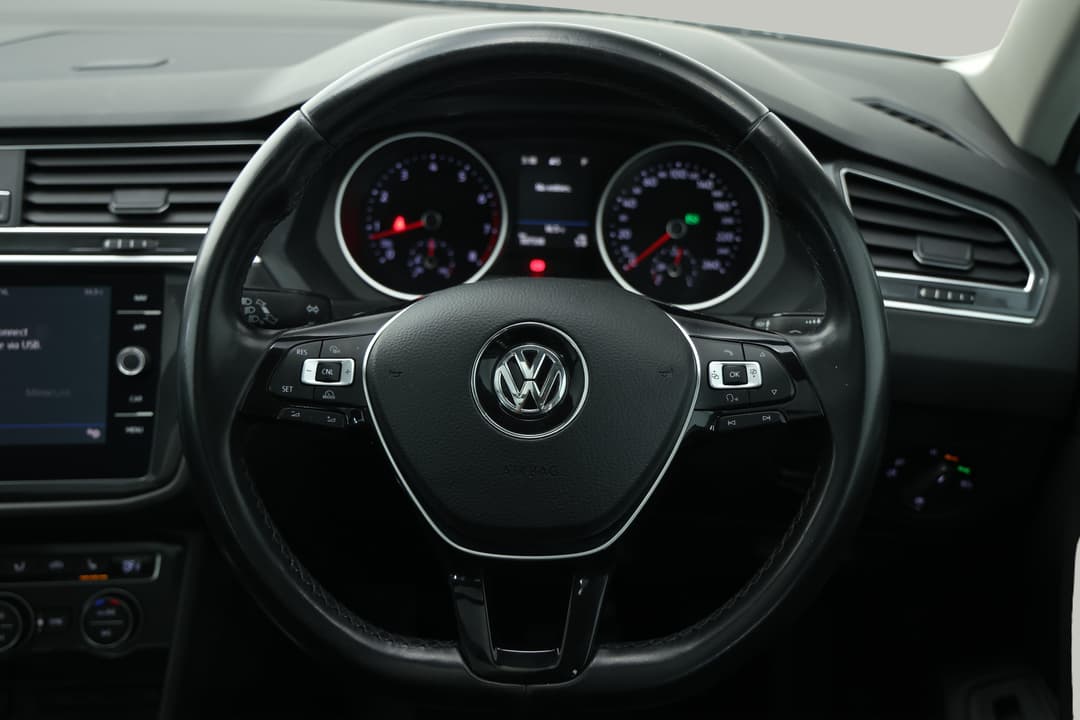 2018 Volkswagen Tiguan 132 Tsi Comfortline, Automatic, 107338 km, Steering Wheel Close-up