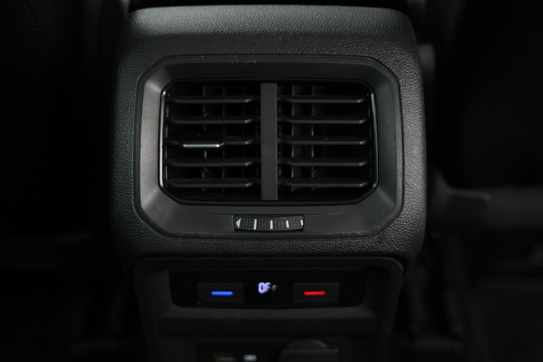 2018 Volkswagen Tiguan 132 Tsi Comfortline, Automatic, 107338 km, Rear A/C Vent