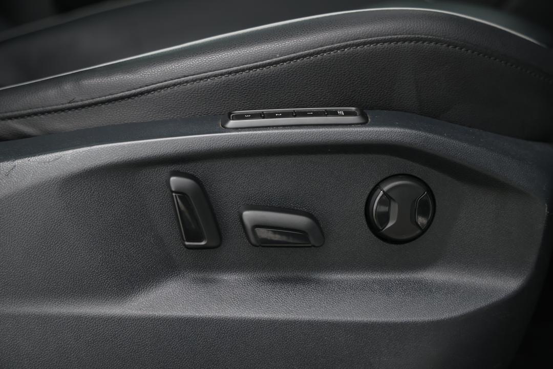2018 Volkswagen Tiguan 132 Tsi Comfortline, Automatic, 107338 km, Drivers Side Adjustment Panel