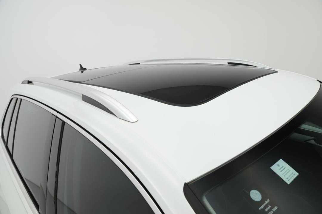 2018 Volkswagen Tiguan 132 Tsi Comfortline, Automatic, 107338 km, Roof/Sunroof View