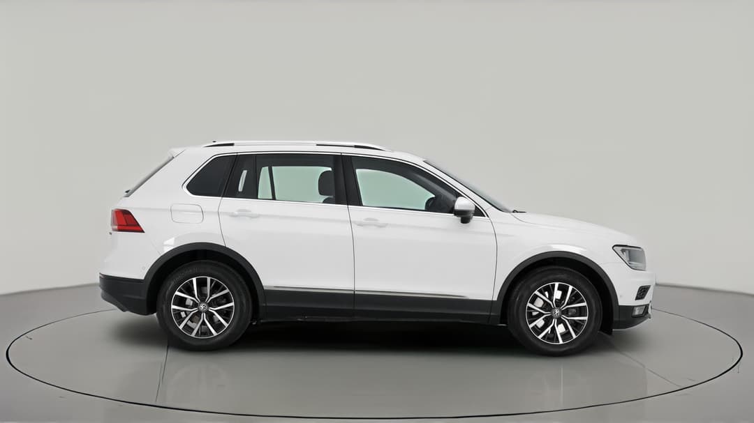 2018 Volkswagen Tiguan 132 Tsi Comfortline, Automatic, 107338 km, Right Side View