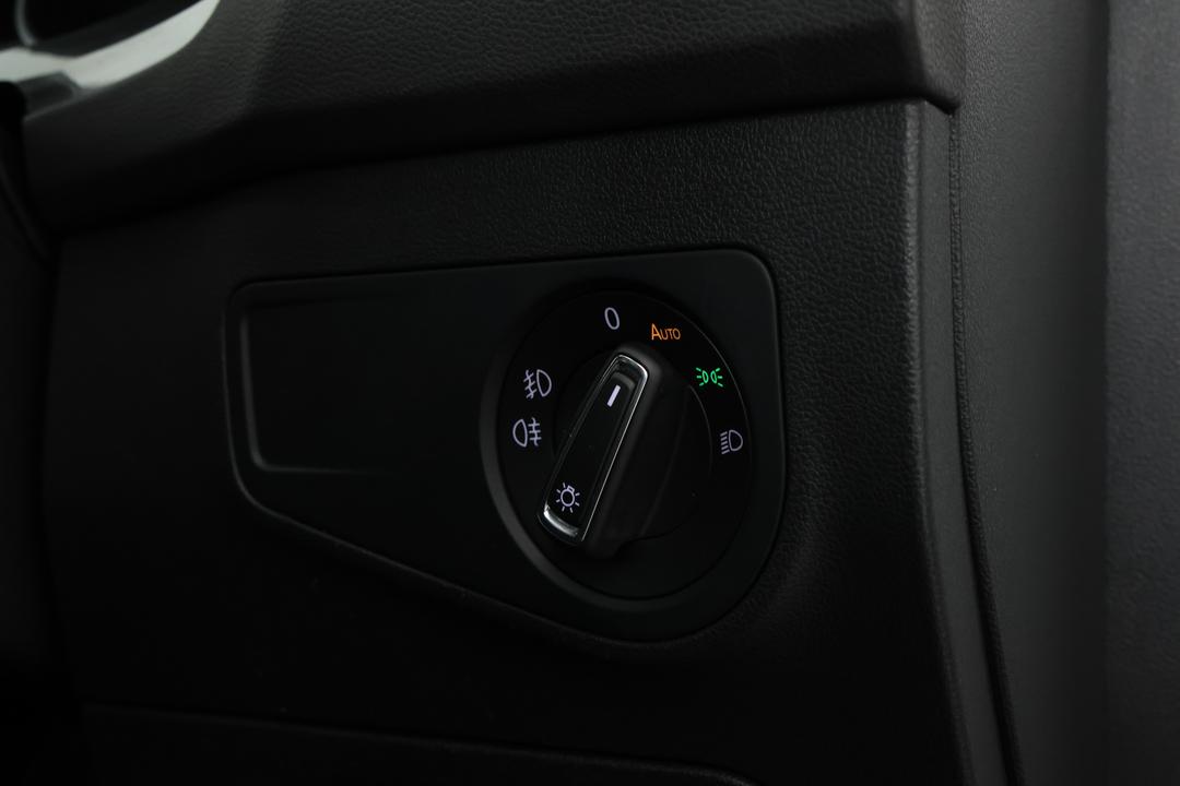 2018 Volkswagen Tiguan 132 Tsi Comfortline, Automatic, 107338 km, Utility Switches/Buttons