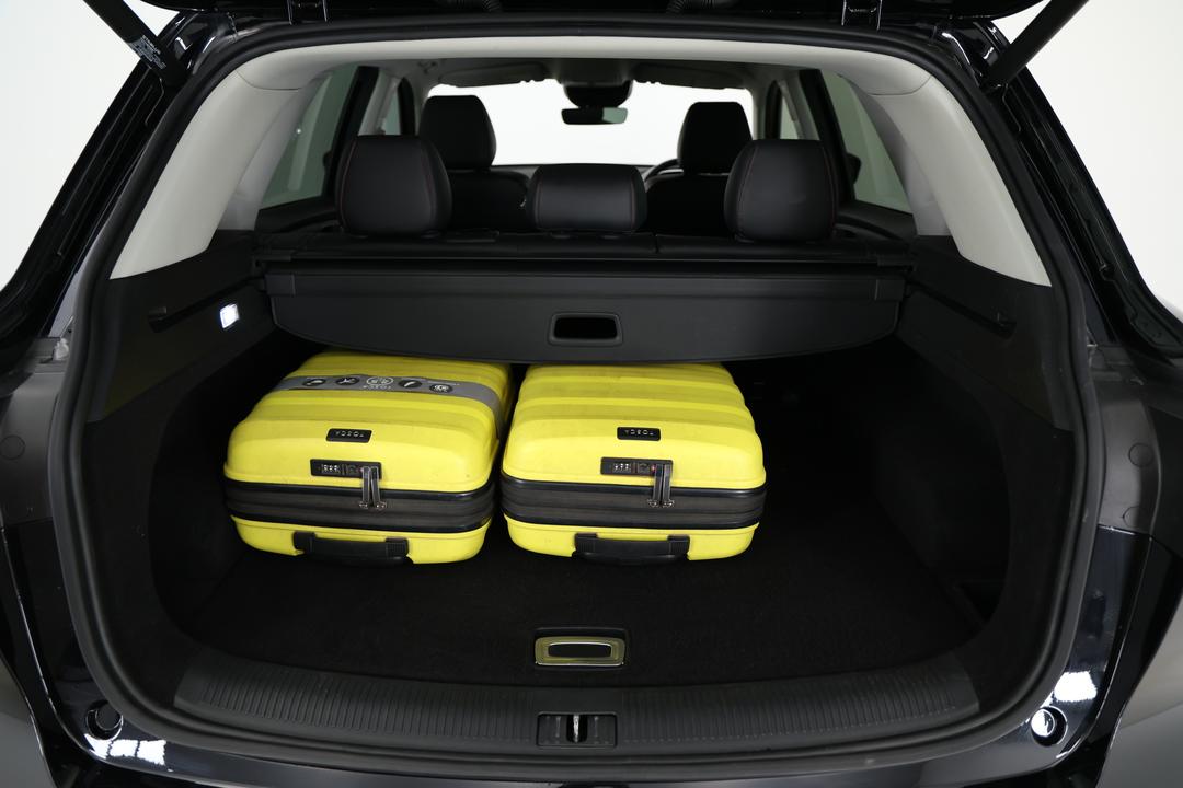 2020 MG HS Excite, Automatic, 62216 km, Boot Inside View with Luggage