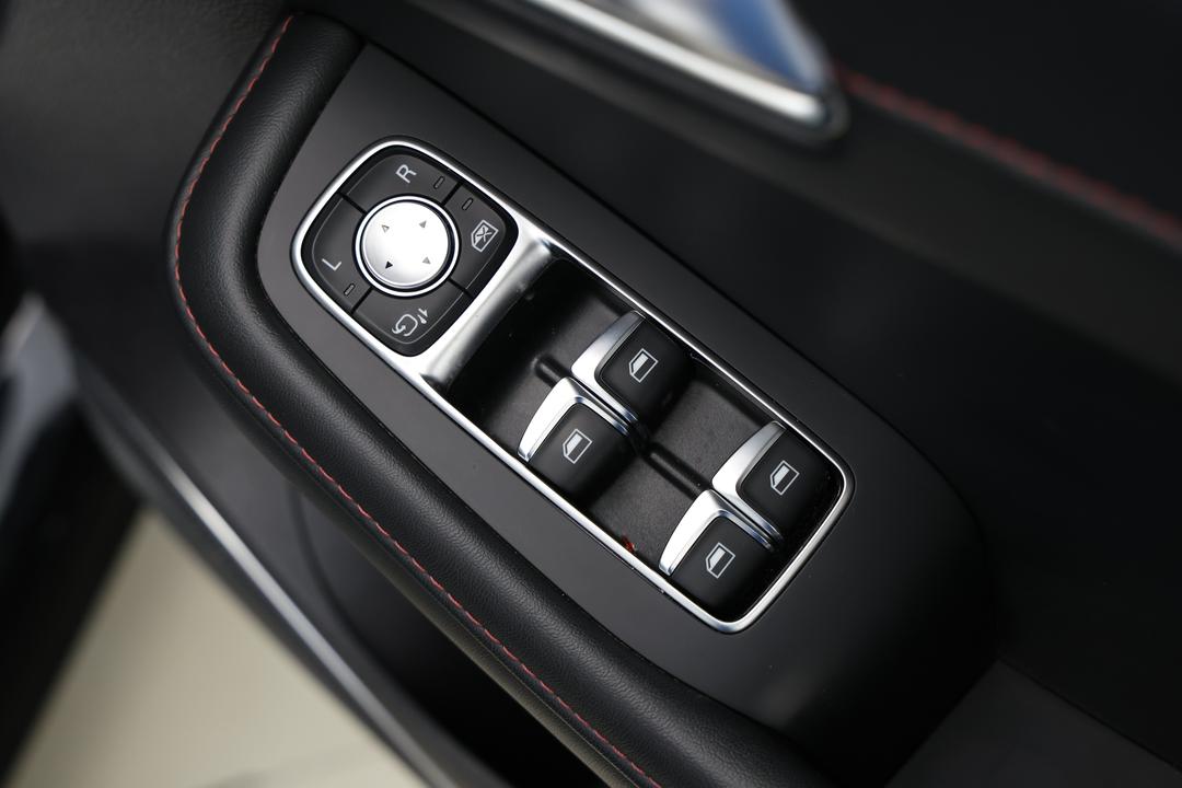 2020 MG HS Excite, Automatic, 62216 km, Drivers Side Door Panel Controls