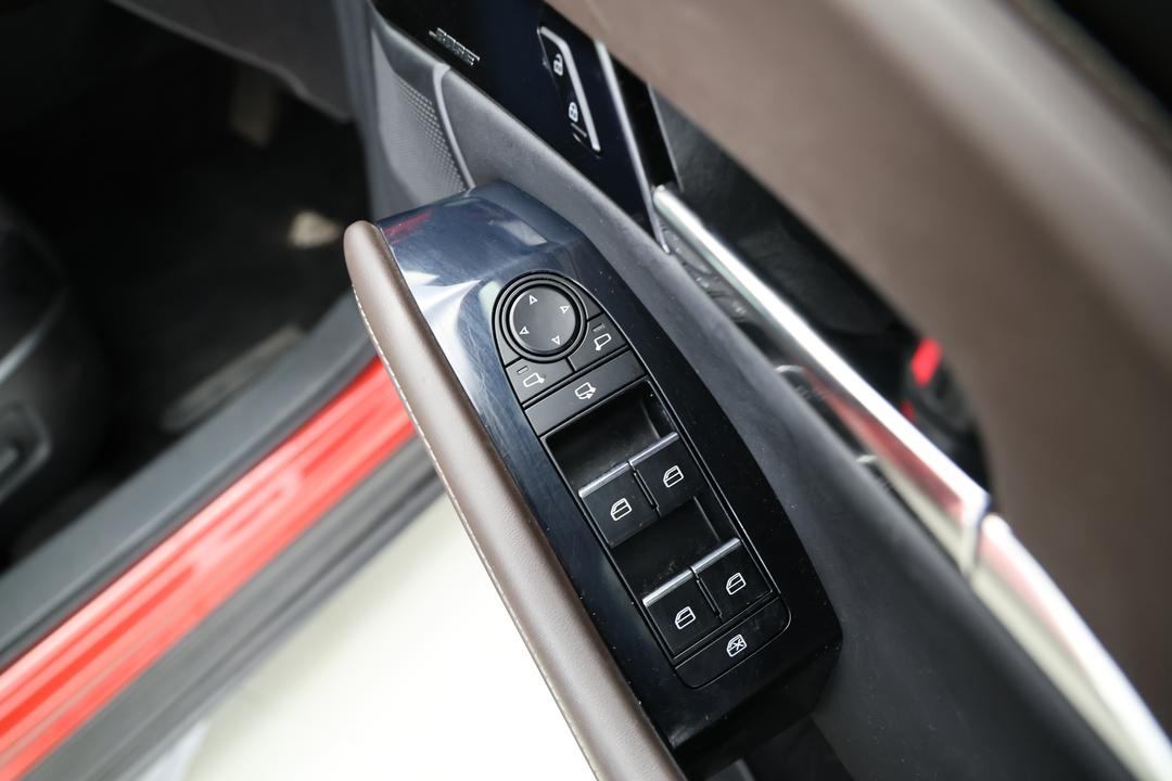 2022 Mazda CX-30 G25 Astina (FWD), Automatic, 111796 km, Drivers Side Door Panel Controls
