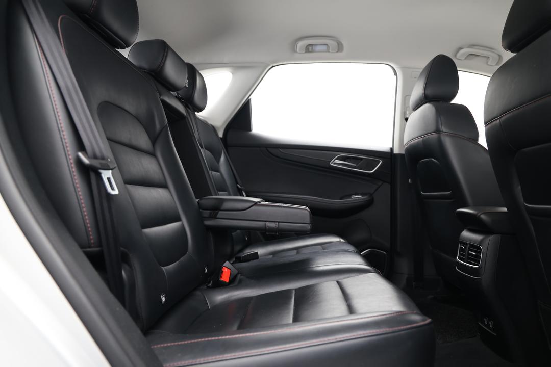 2022 MG HS Vibe, Automatic, 69836 km, Right Side Rear Door Cabin View