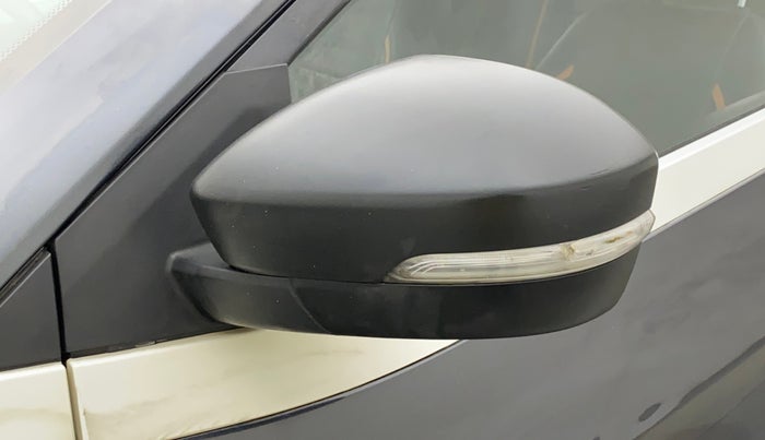 2018 Tata NEXON XM PETROL, Petrol, Manual, 37,531 km, Left rear-view mirror - Indicator light has minor damage