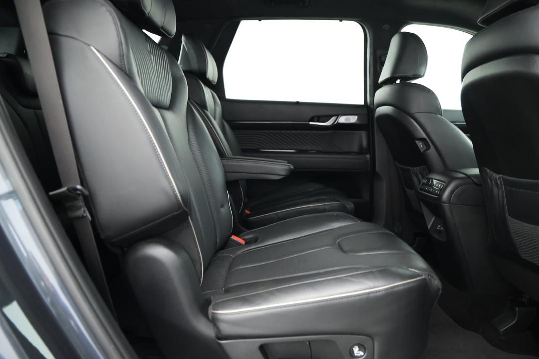 2023 Hyundai Palisade Highlander (7 Seat), Automatic, 63995 km, Right Side Rear Door Cabin View