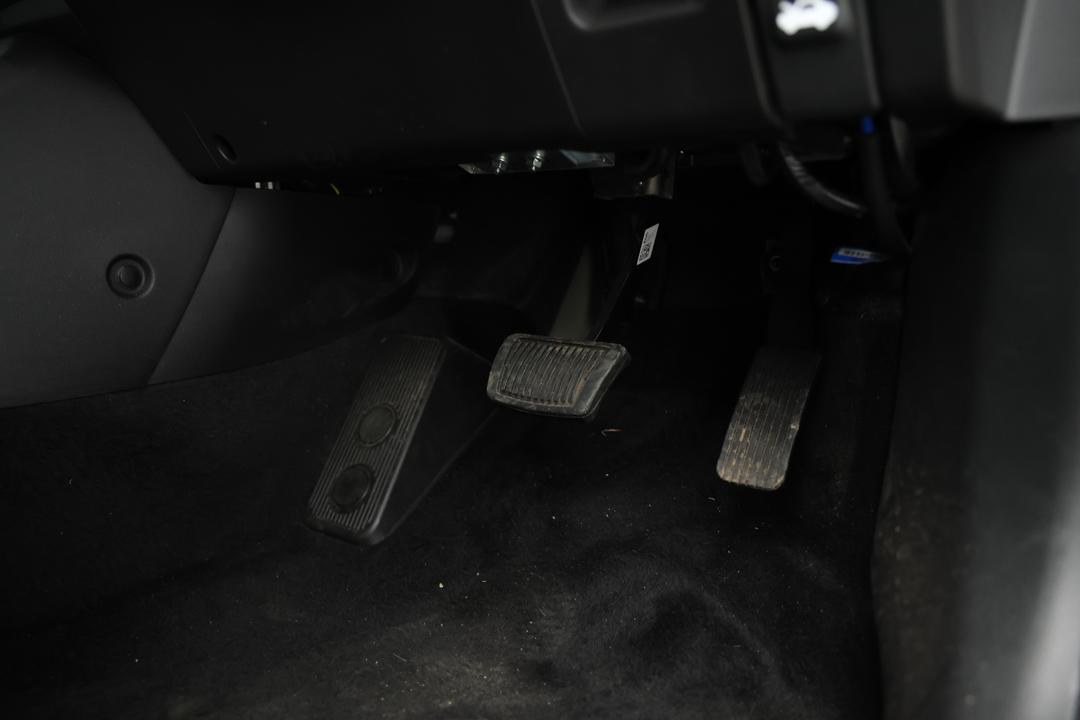 2024 Hyundai Kona Kona, Automatic, 10080 km, Pedals and Footmat