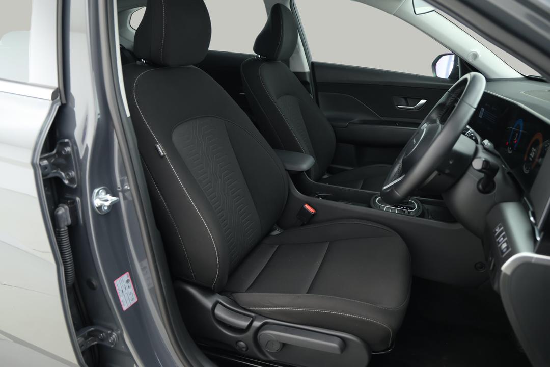 2024 Hyundai Kona Kona, Automatic, 10080 km, Right Side Front Door Cabin View