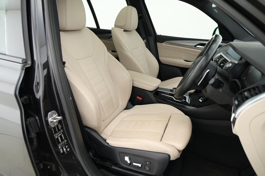 2020 BMW X3 xDrive30i M Sport, Automatic, 35458 km, Right Side Front Door Cabin View