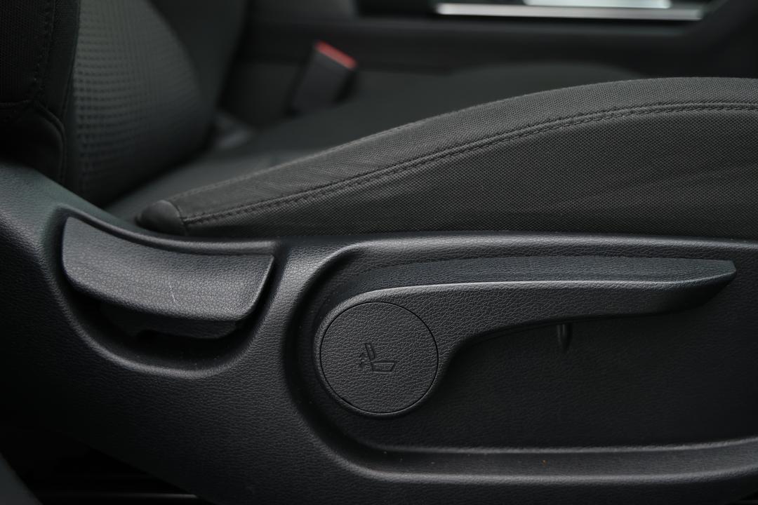 2024 Kia Sportage S (FWD), Automatic, 50766 km, Drivers Side Adjustment Panel