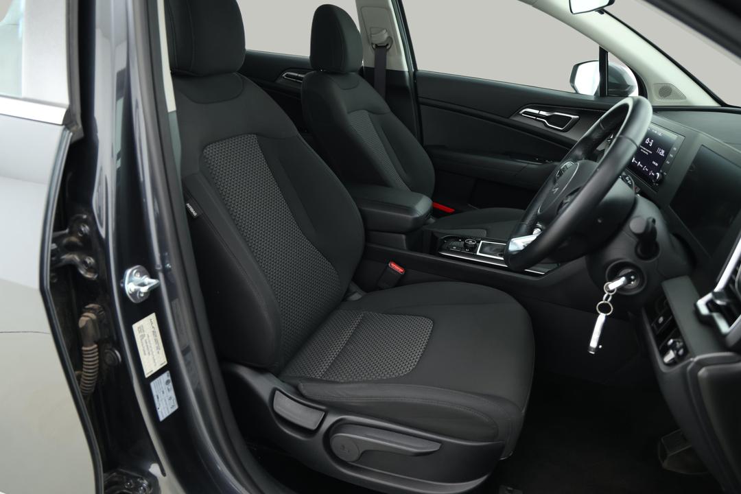 2024 Kia Sportage S (FWD), Automatic, 50766 km, Right Side Front Door Cabin View