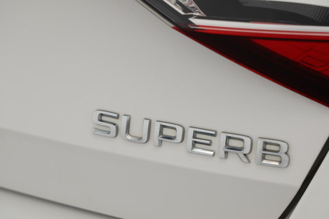 2018 SKODA Superb 162 Tsi, Automatic, 95271 km, Badge (Boot Right Side)
