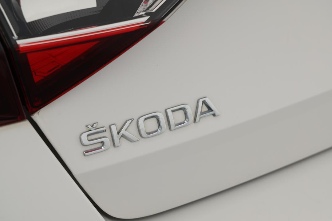 2018 SKODA Superb 162 Tsi, Automatic, 95271 km, Badge (Boot Left Side)