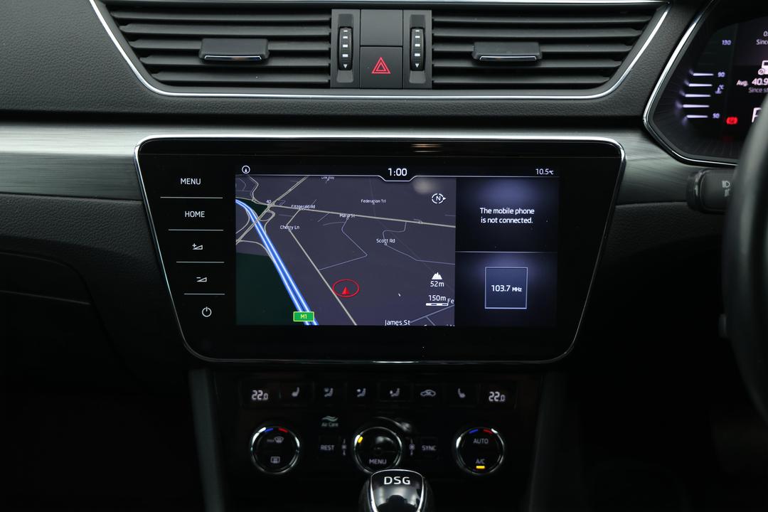 2018 SKODA Superb 162 Tsi, Automatic, 95271 km, Center Console