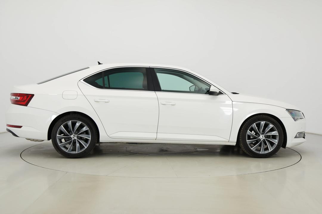 2018 SKODA Superb 162 Tsi, Automatic, 95271 km, Right Side View