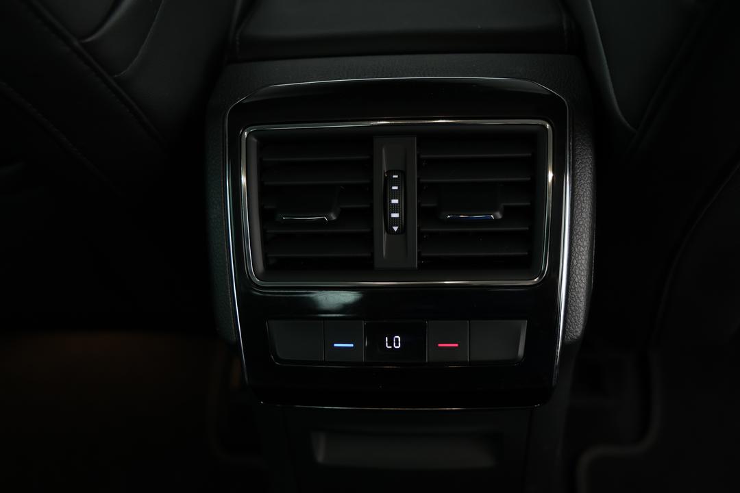 2018 SKODA Superb 162 Tsi, Automatic, 95271 km, Rear A/C Vent
