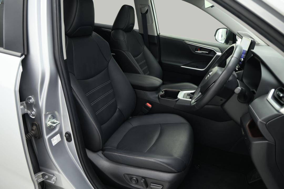 2023 Toyota RAV4 Cruiser (2WD) Hybrid, Automatic, 47445 km, Right Side Front Door Cabin View