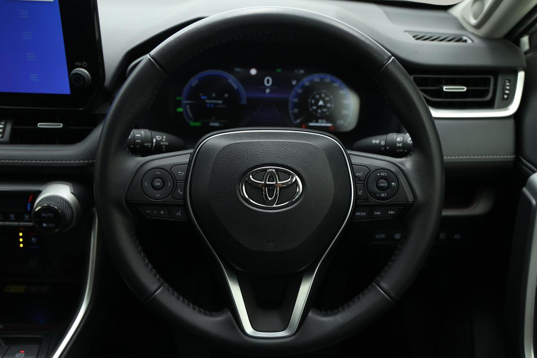 2023 Toyota RAV4 Cruiser (2WD) Hybrid, Automatic, 47445 km, Steering Wheel Close-up