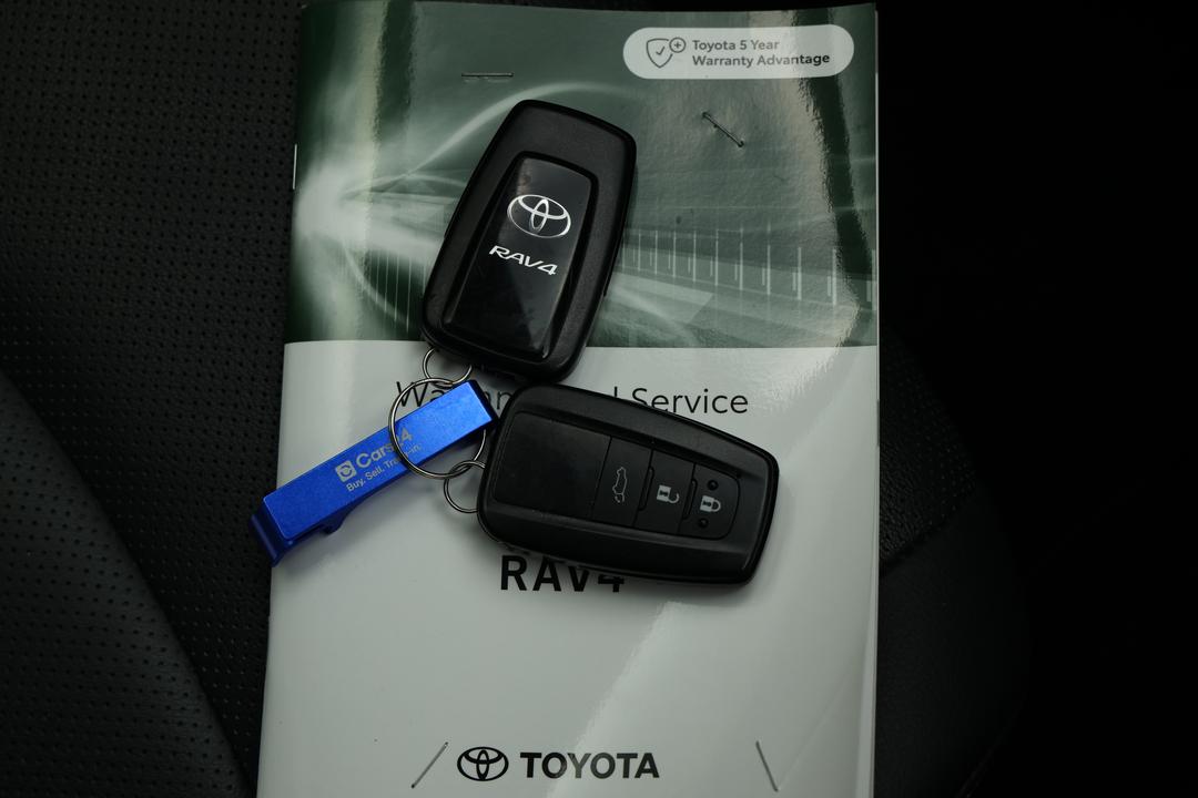 2023 Toyota RAV4 Cruiser (2WD) Hybrid, Automatic, 47445 km, Key Close-up