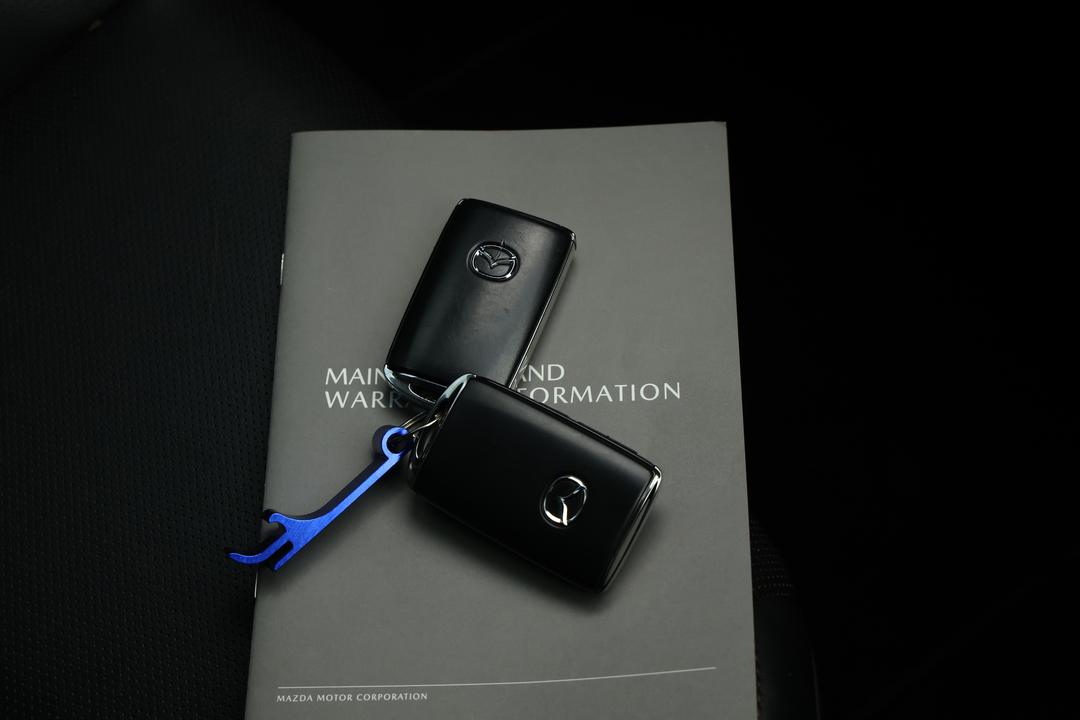 2022 Mazda 3 G20 Touring, Automatic, 56478 km, Key Close-up